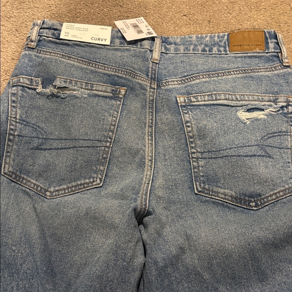 NWT ✨ American Eagle Outfitters Ripped Blue curvy Boyfriend Jeans- size 10 - Picture 6 of 6